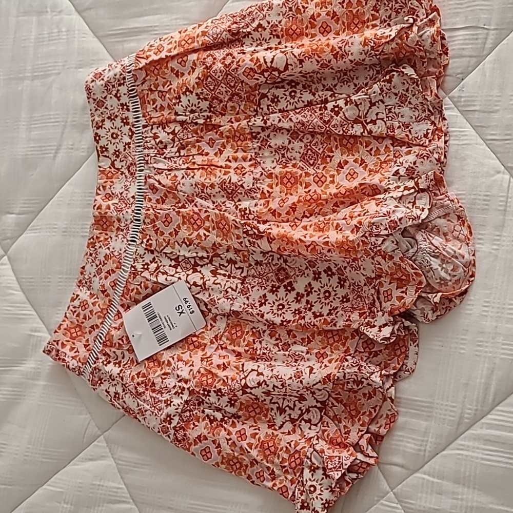 NWT🌼Floral Flounce Shorts
